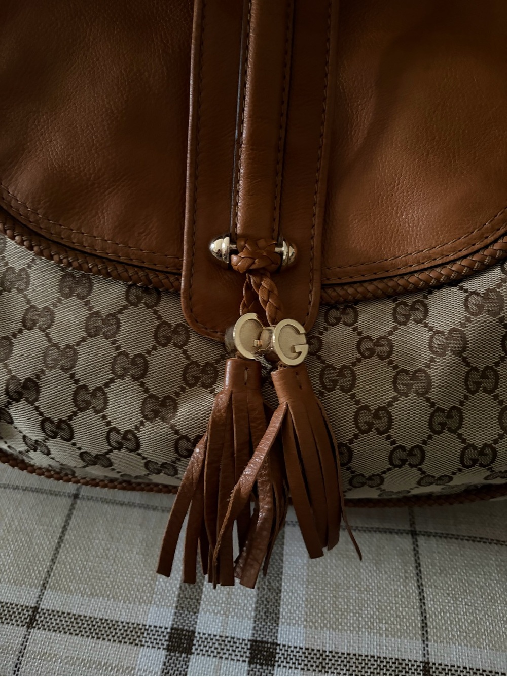 Authentic Gucci Tan/Brown GG Canvas Leather Tassel Shoulder Hobo Bag - Picture 2 of 11